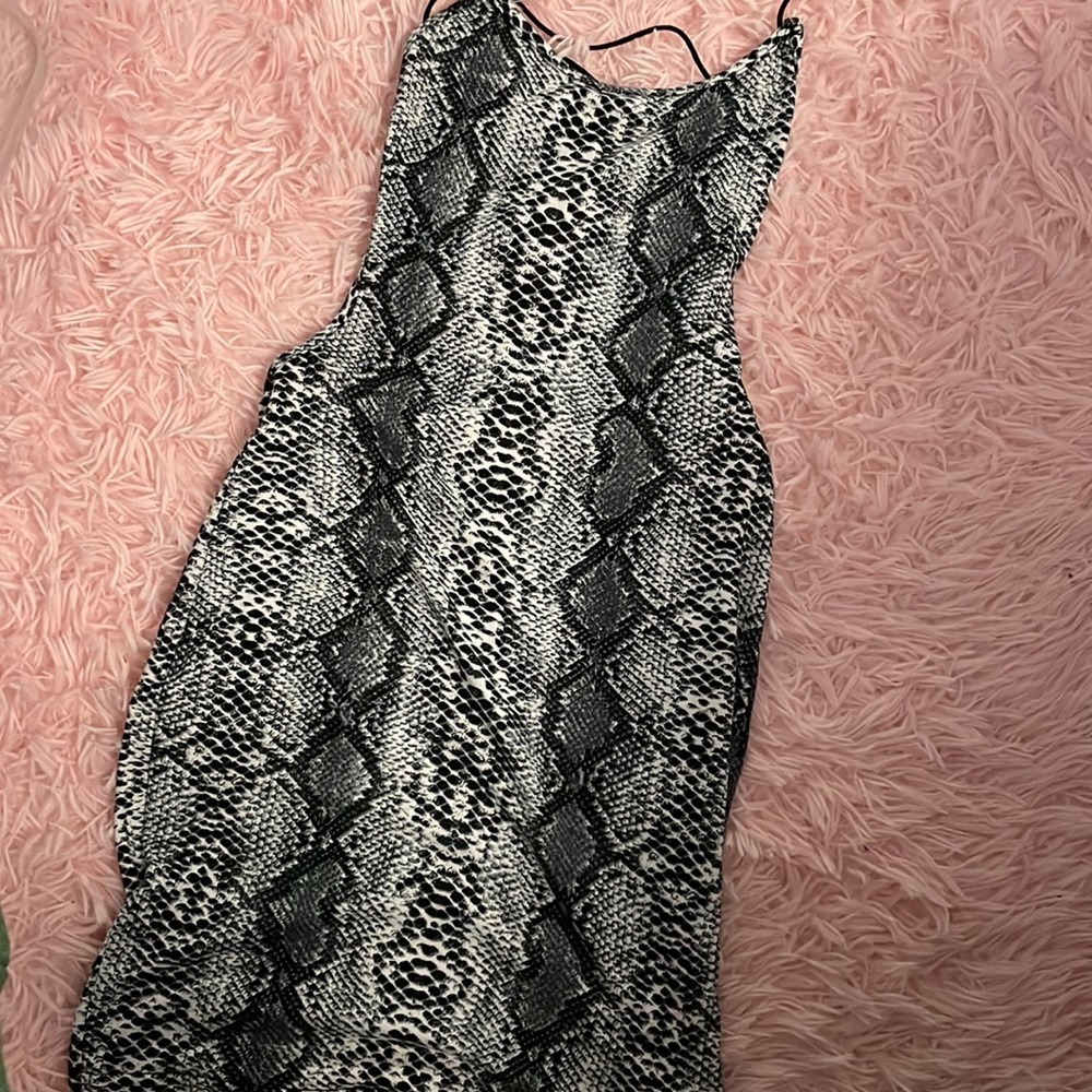 Backless dress